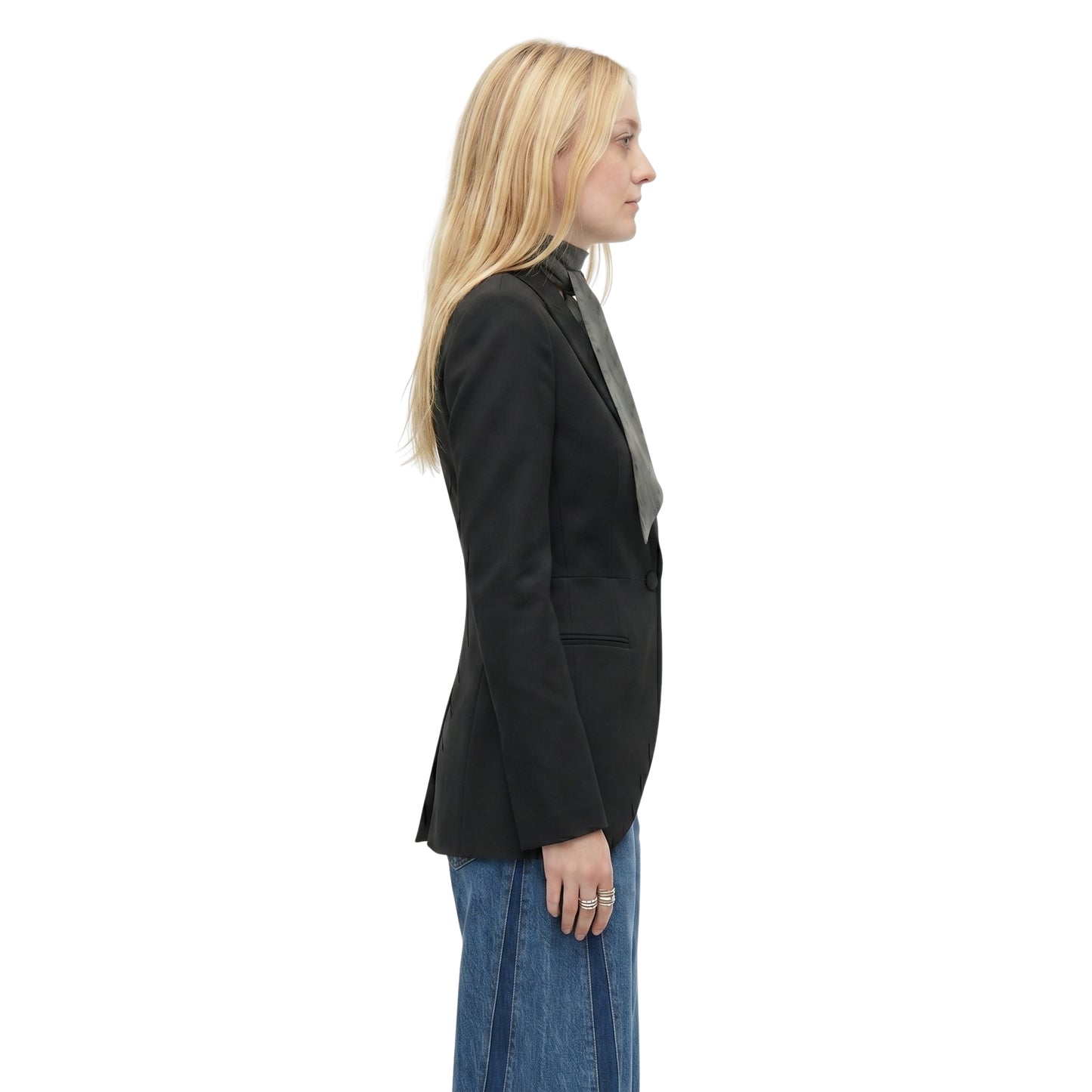 Sarah Pidgeon New York City 2026 Stylish Black Blazer